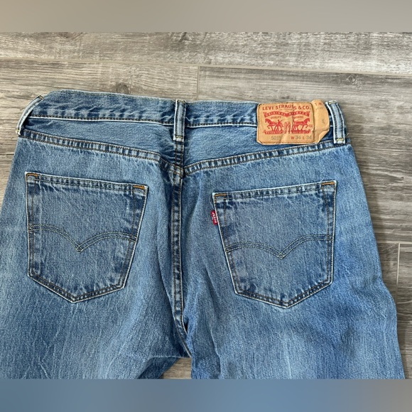 Levi’s 501 Classic Blue Men's Jeans distressed button fly 34/34 100% Cotton - Picture 6 of 6